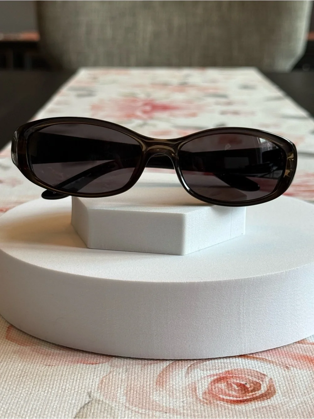 Gucci 2456/S in excellent condition, comes with case and cert. card